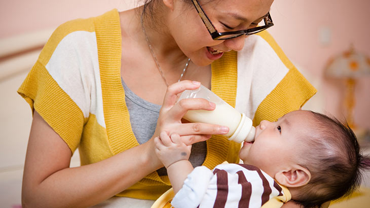 Supplementing Breast Milk with Formula While Breastfeeding