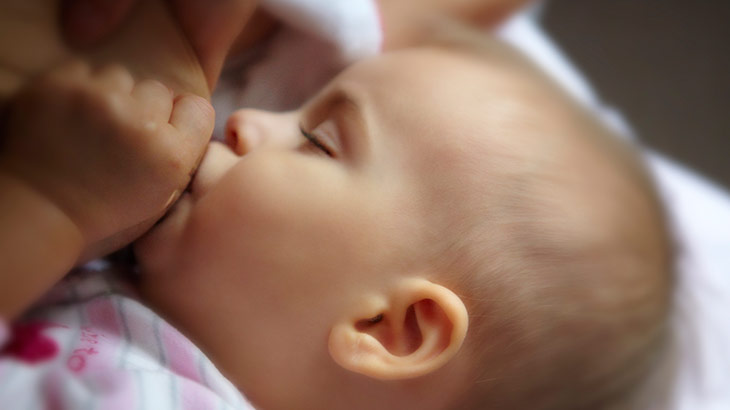 Breastfeeding 1 month old hotsell