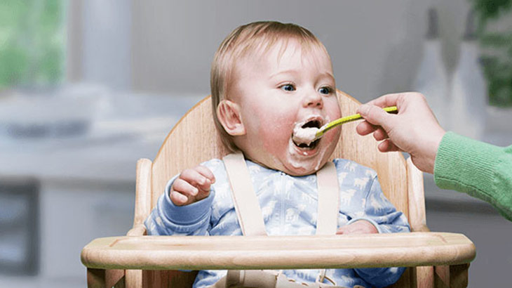 Baby fussy clearance while eating solids